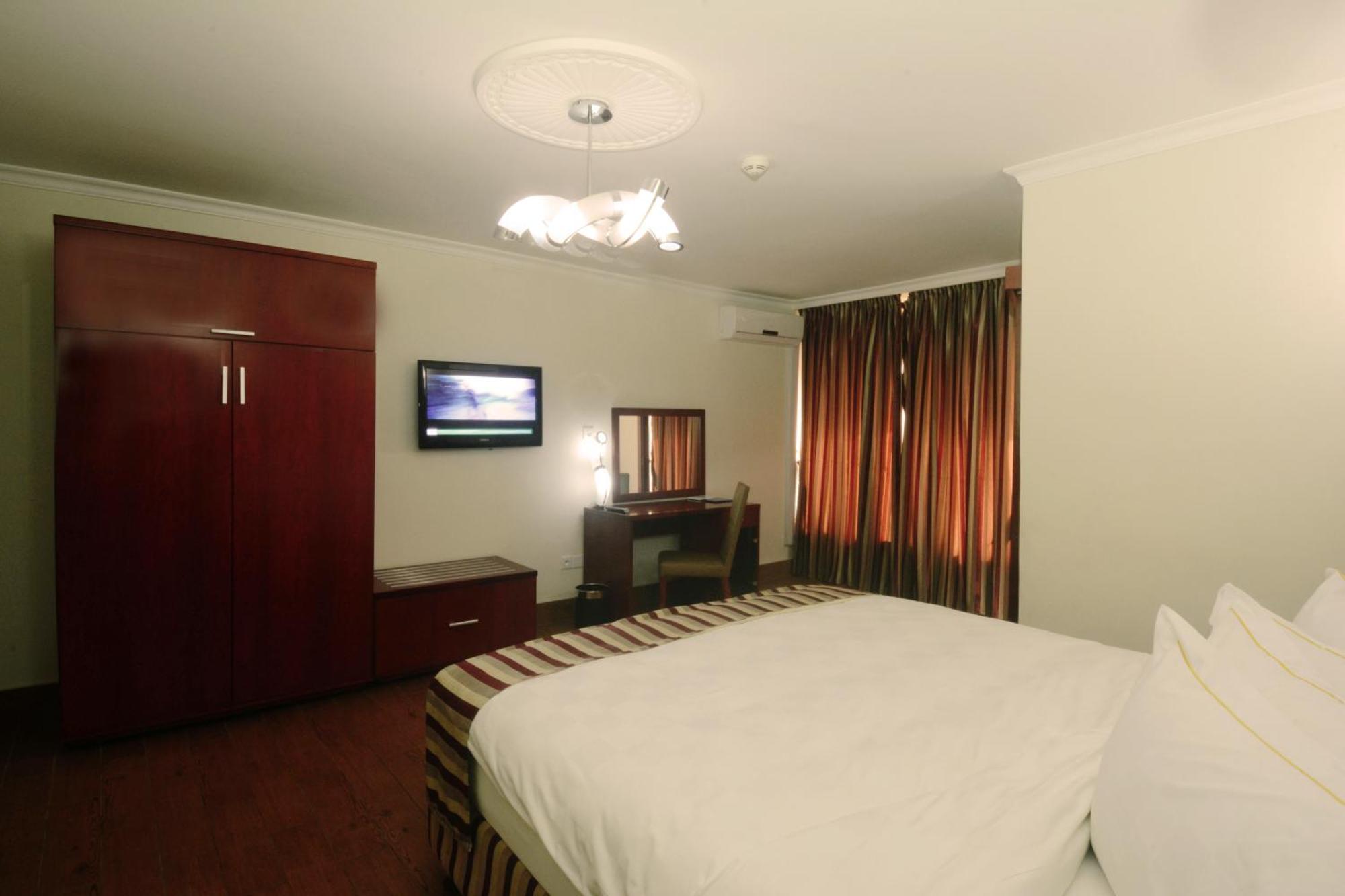 Hotel La Falaise Yaounde Room photo