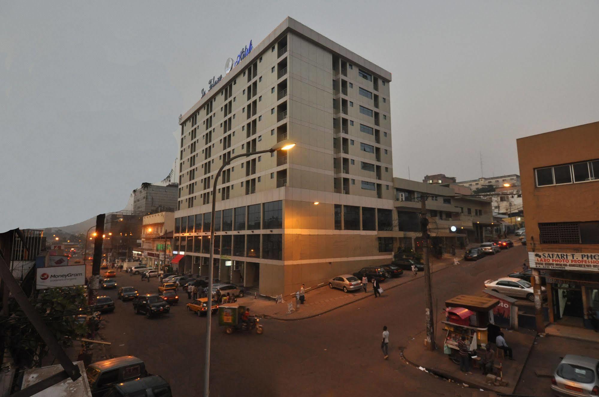 Hotel La Falaise Yaounde Exterior photo