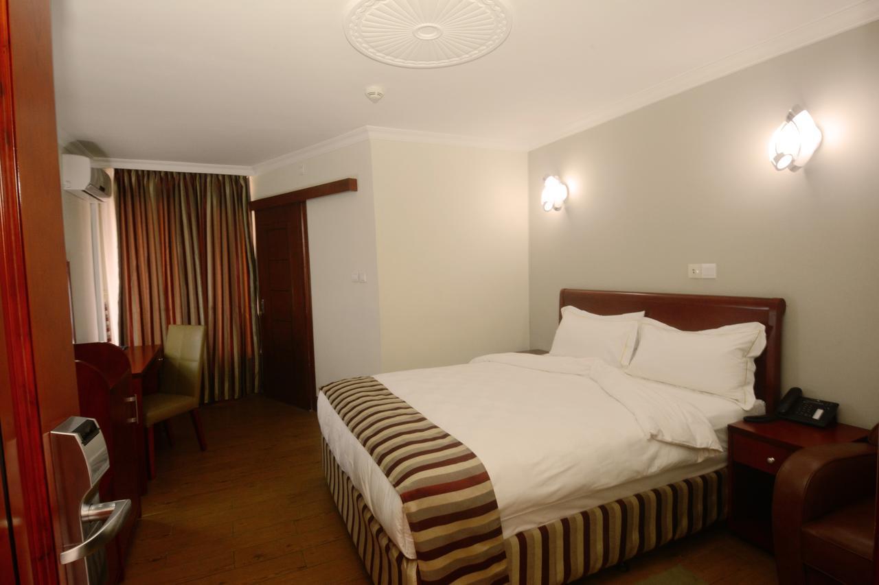 Hotel La Falaise Yaounde Room photo